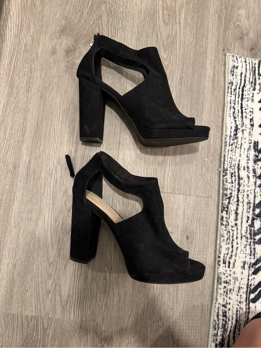 Women's Black Suede Peep-Toe Block Heel Sandals